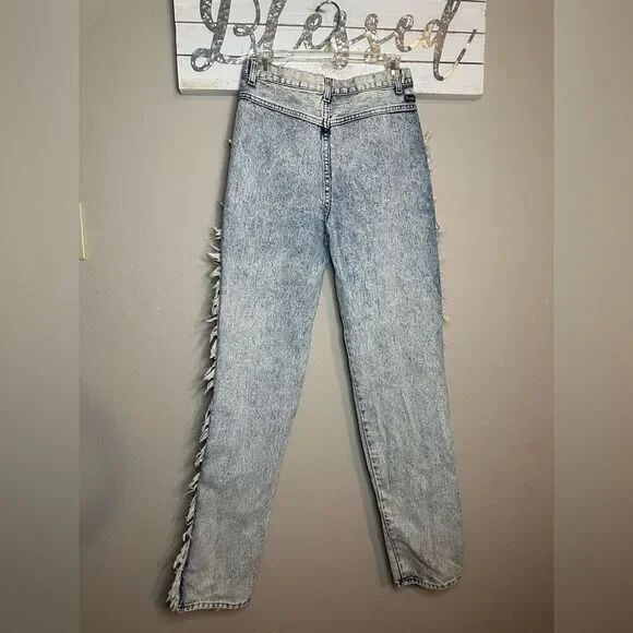 Wrangler - Women's vintage Jeans with Frayed/Distressed Acid Washed Western